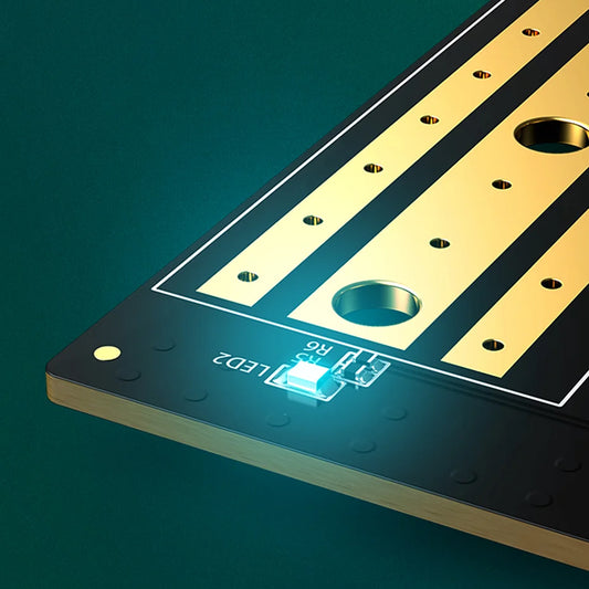 Adapter Vmesnik SSD UGREEN CM302 (70504), NVMe M.2 / SATA - PCIe 3.0 X4