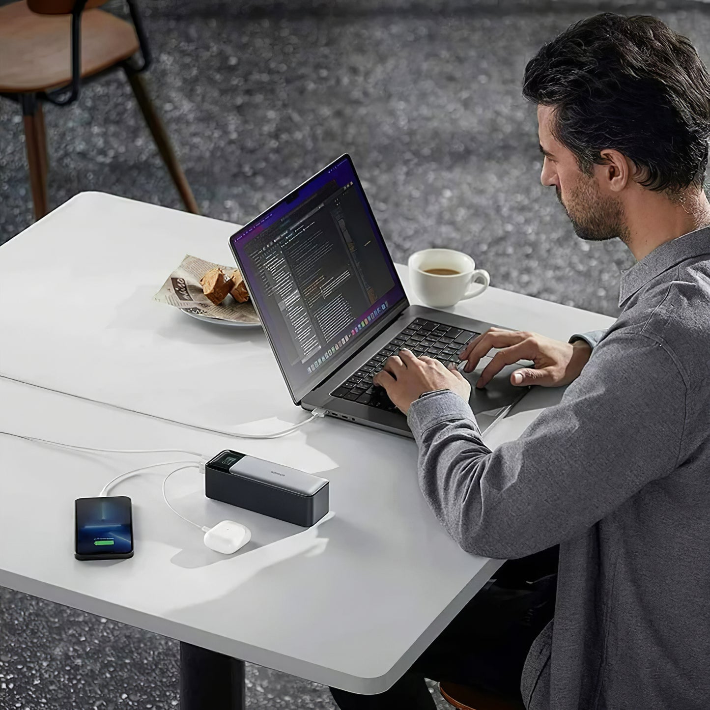 Zunanja baterija Anker 737, 24000mAh, 140W, QC + PD, 1 x USB-A - 2 x USB-C, Črna A1289011