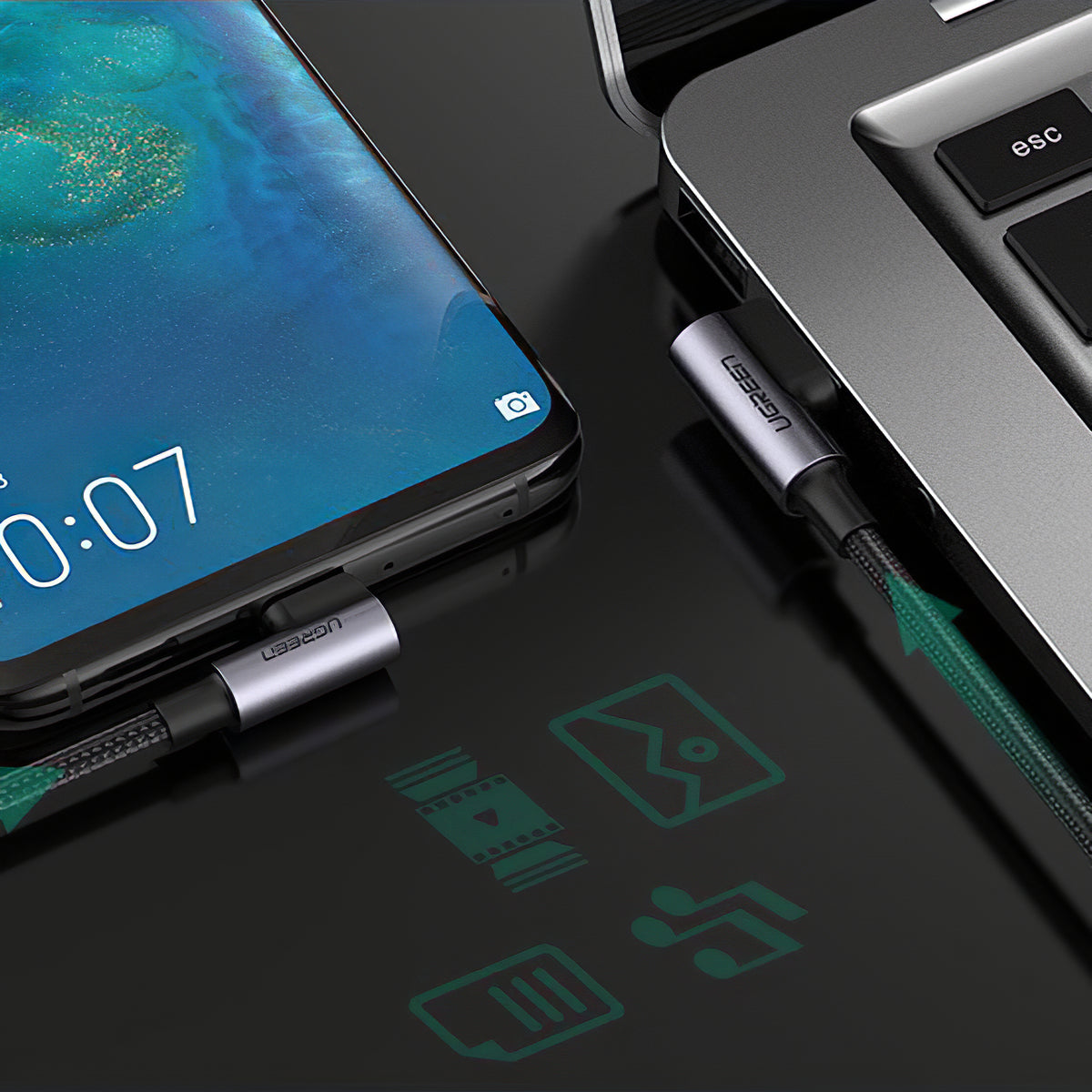 Kabel za prenos podatkov in polnjenje USB-A - USB-C UGREEN US176 Angled, 18W, 2m, črn