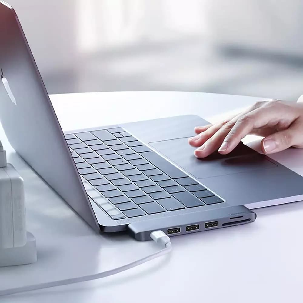 Hub USB-C UGREEN CM251 za Apple MacBook Pro / Air, 3 x USB-A 3.0 - 1 x USB-C - 1 x SD - 1 x microSD, Siv
