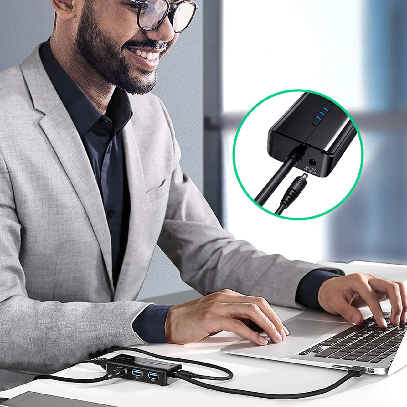 Hub USB UGREEN 20265, 3 x USB-A 3.0 - 1 x RJ45, črn