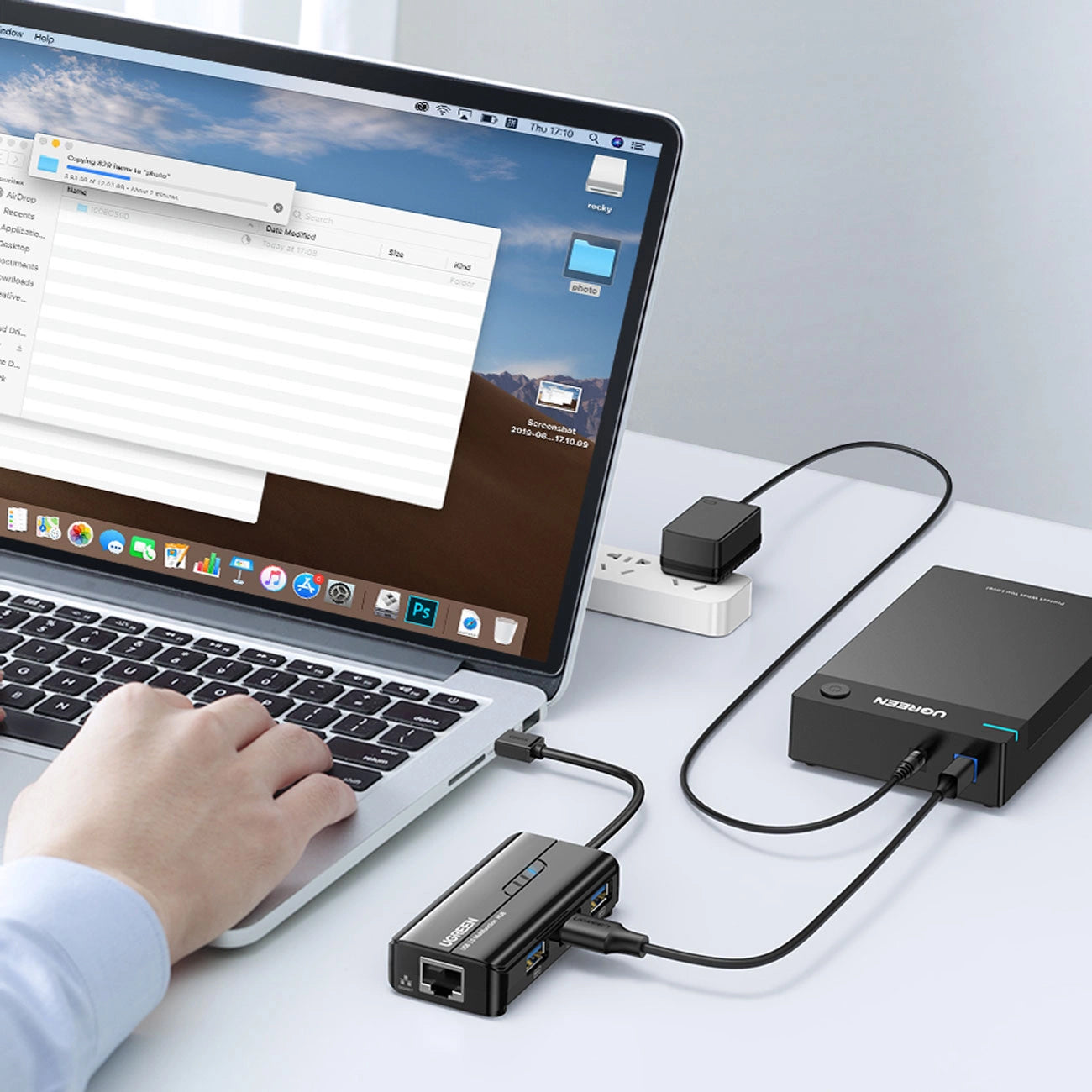Hub USB UGREEN 20265, 3 x USB-A 3.0 - 1 x RJ45, črn