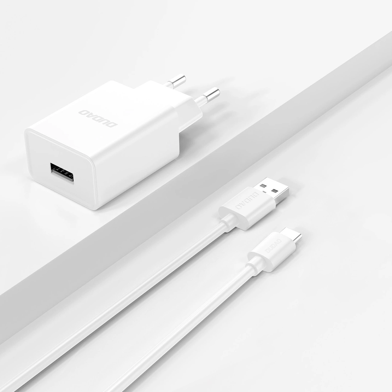 Polnilnik omrežja s kablom USB-C Dudao A4EU, 10W, 2.1A, 1 x USB-A, Bel