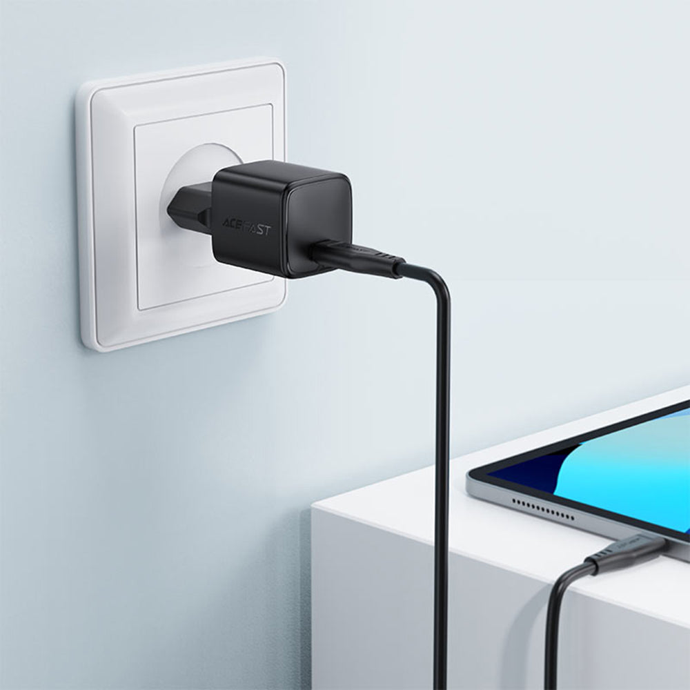 Polnilnik omrežja z USB-C kablom Acefast A118, 30W, 3A, 1 x USB-C, črn
