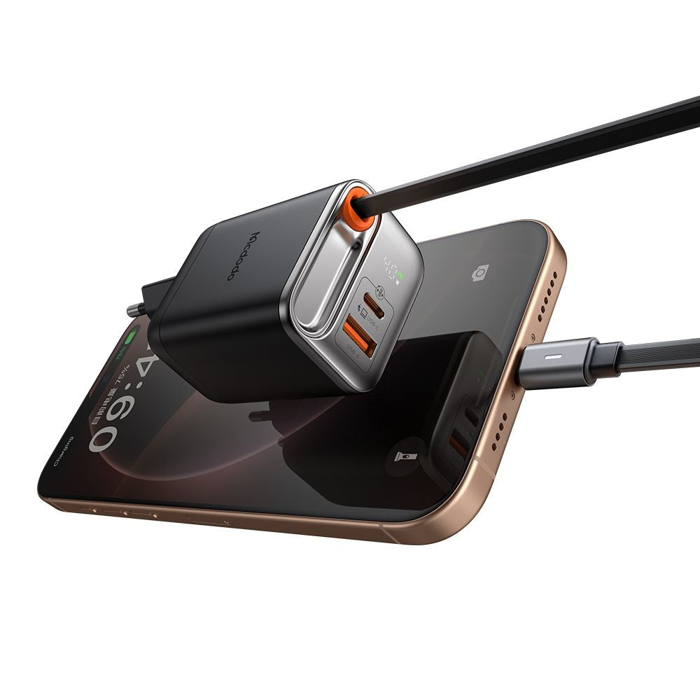 Polnilnik omrežja s kablom USB-C McDodo CH-4281 FreeGo Display, 40W, 3A, 1 x USB-A - 1 x USB-C, črn
