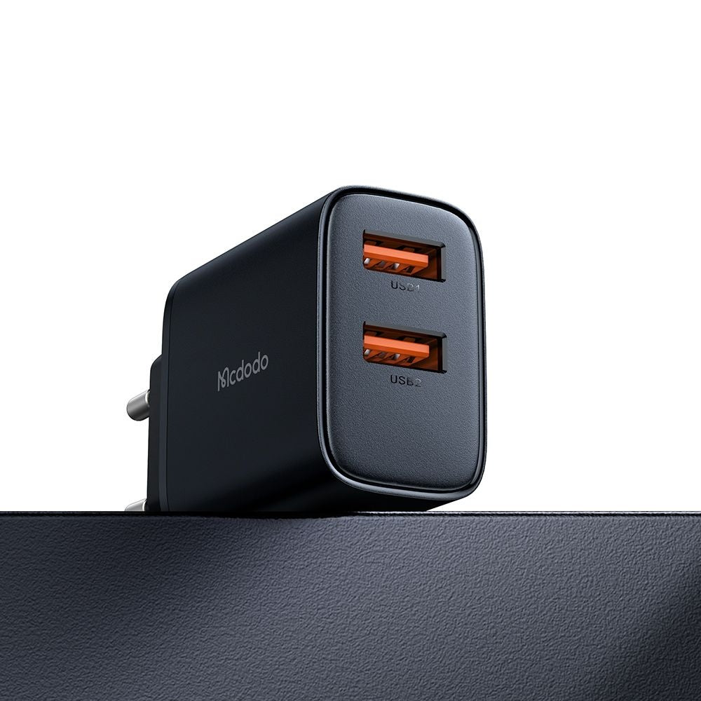 Polnilnik McDodo CH-5070 Beryllium, 12W, 2.4A, 2 x USB-A, črn