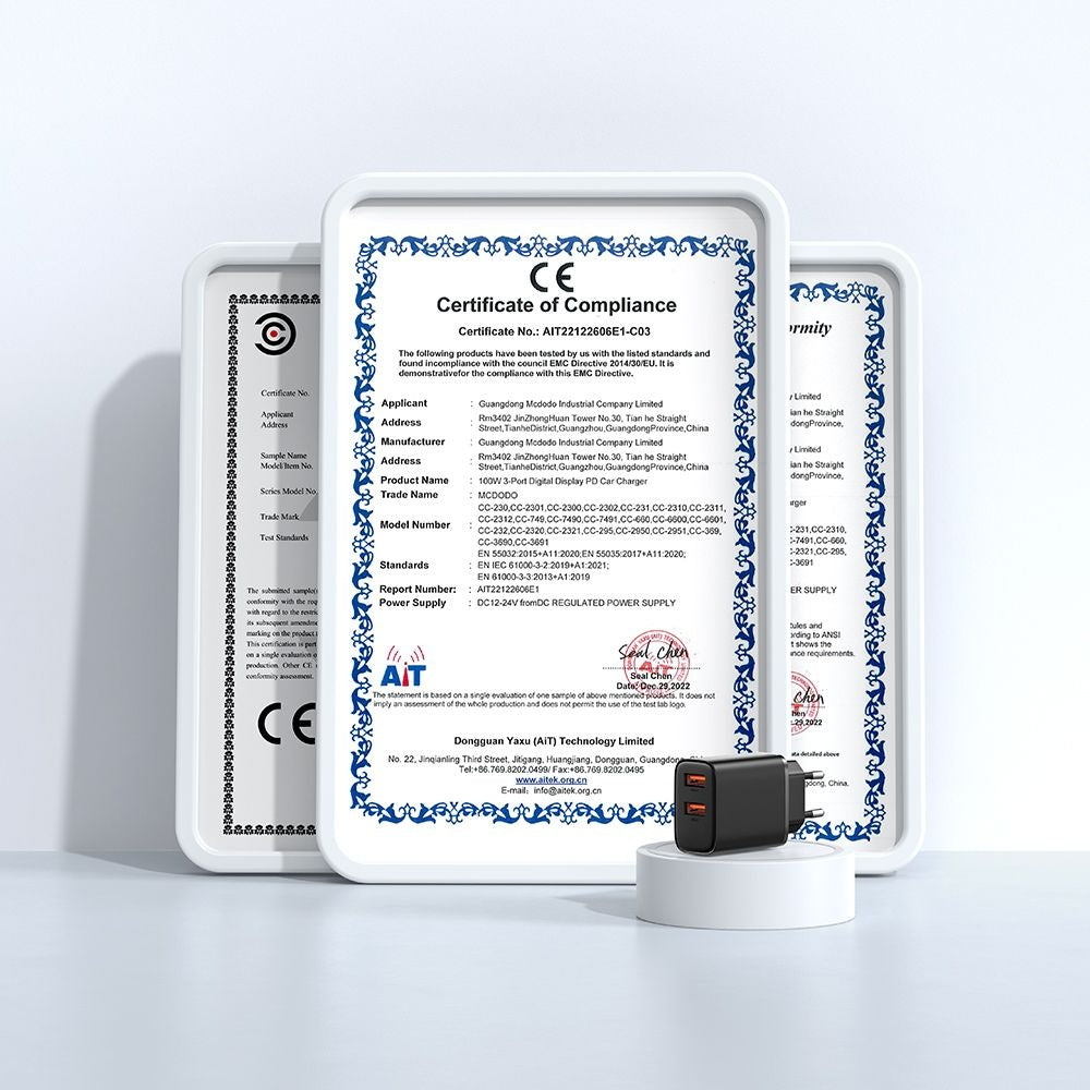 Polnilnik McDodo CH-5070 Beryllium, 12W, 2.4A, 2 x USB-A, črn