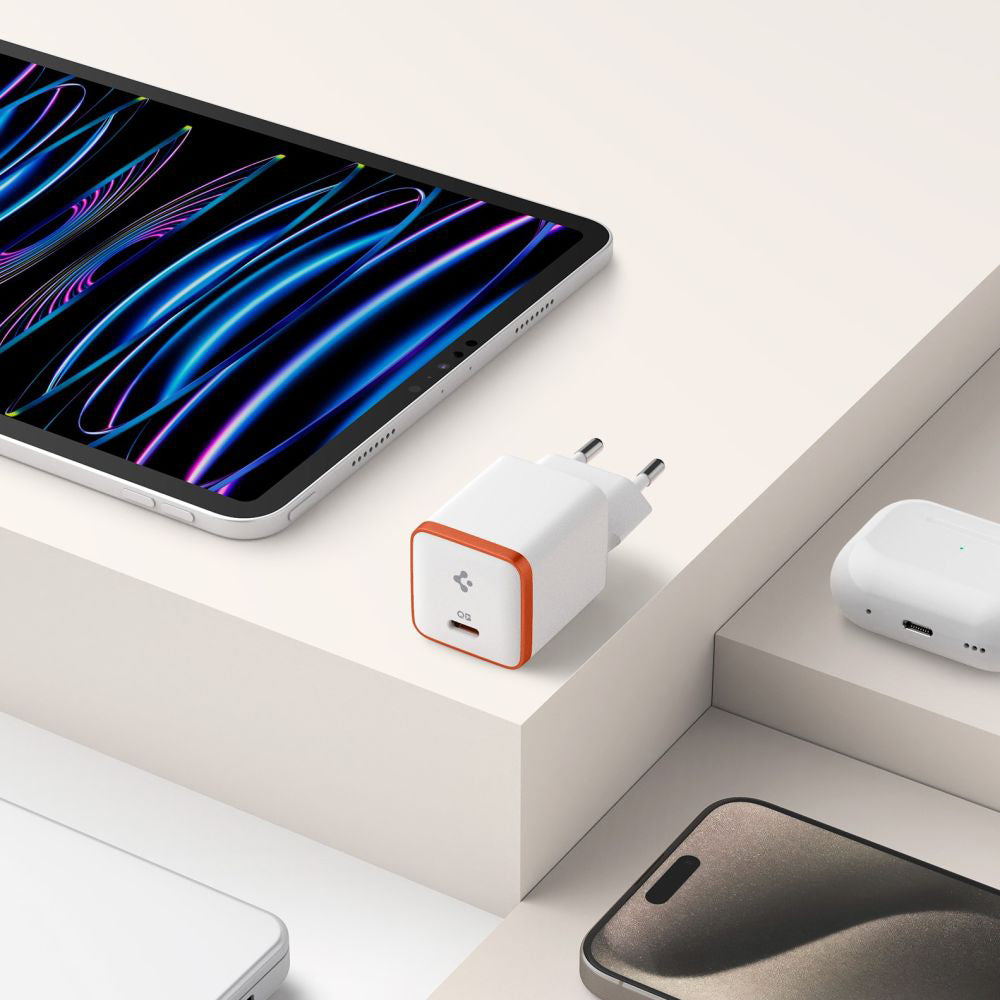 Polnilnik za omrežje Spigen EE301EU Arcstation Essential, 30W, 3A, 1 x USB-C, bel ACH08449