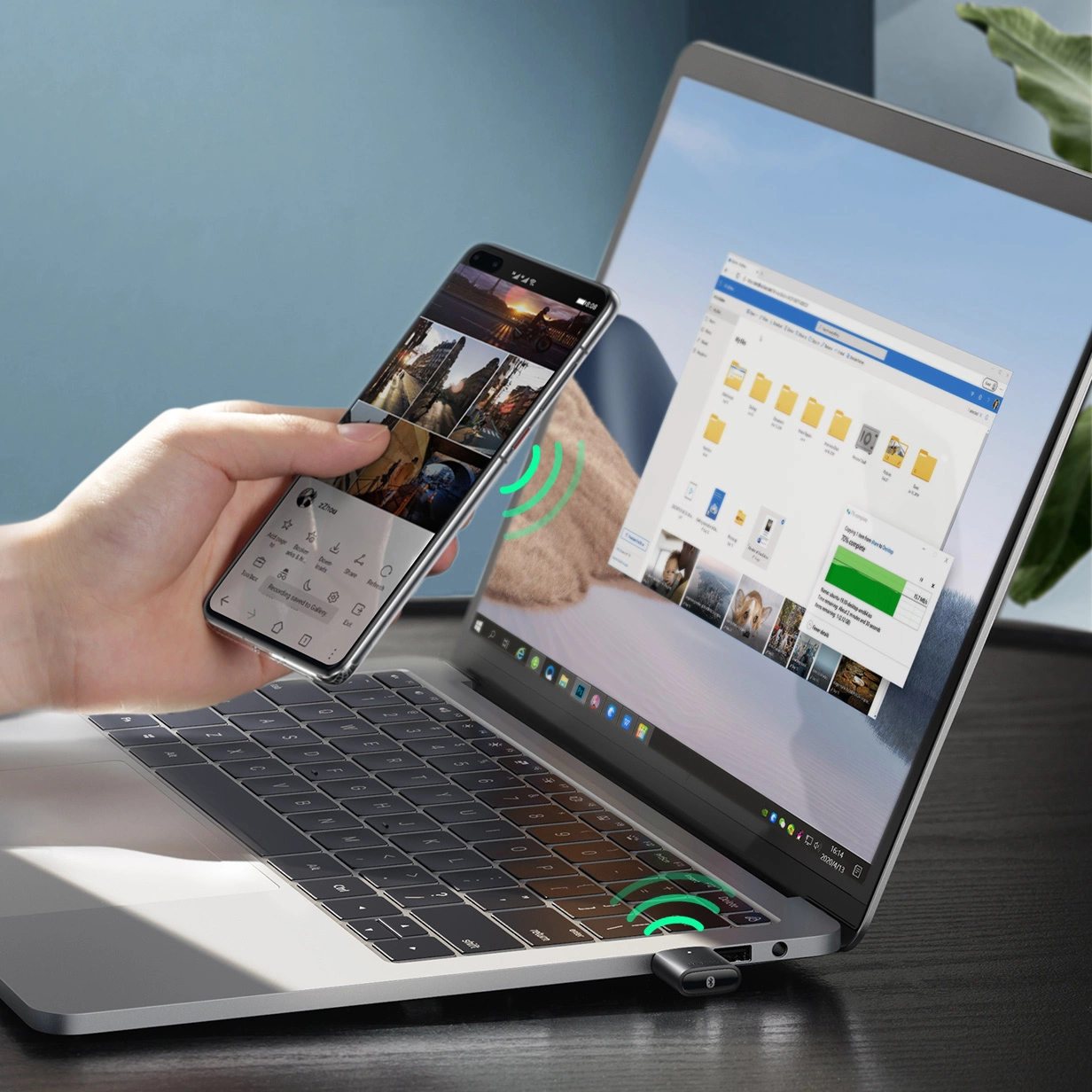 USB Bluetooth adapter UGREEN CM390 (80889) Nova različica, črna