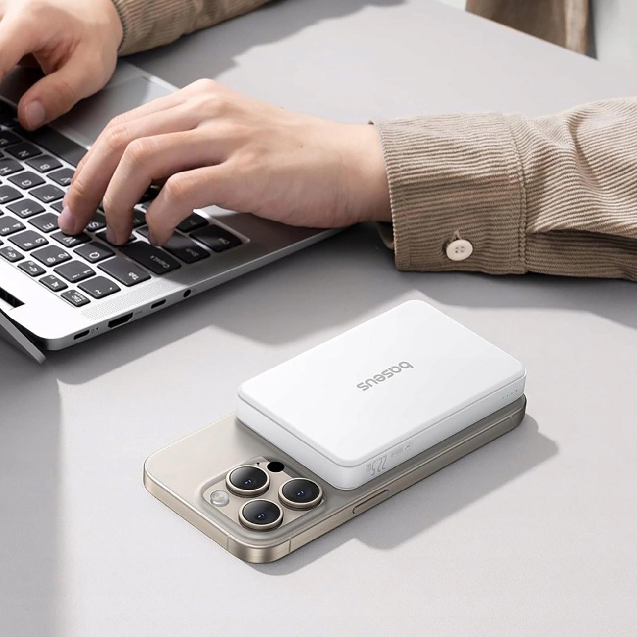 Zunanja brezžična baterija Baseus Airpow2 Qi2, 10000mAh, 22.5W, QC + PD + FQI, 1 x QI - 1 x USB-A - 1 x USB-C, Bela P10080000213-00