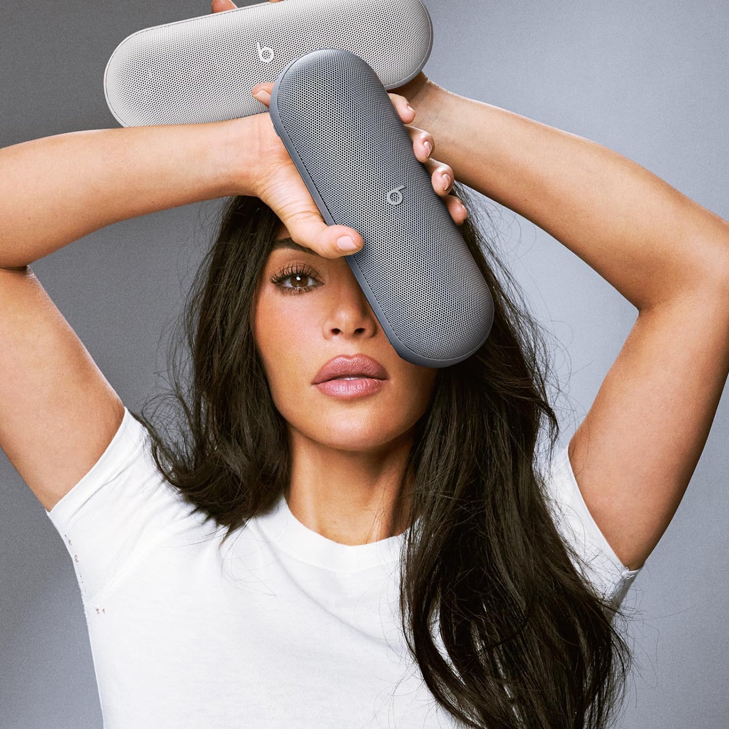 Prenosni Bluetooth zvočnik Beats Pill Kim Kardashian Edition, Siv MAX24ZM/A