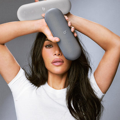 Prenosni Bluetooth zvočnik Beats Pill Kim Kardashian Edition, Siv MAX24ZM/A