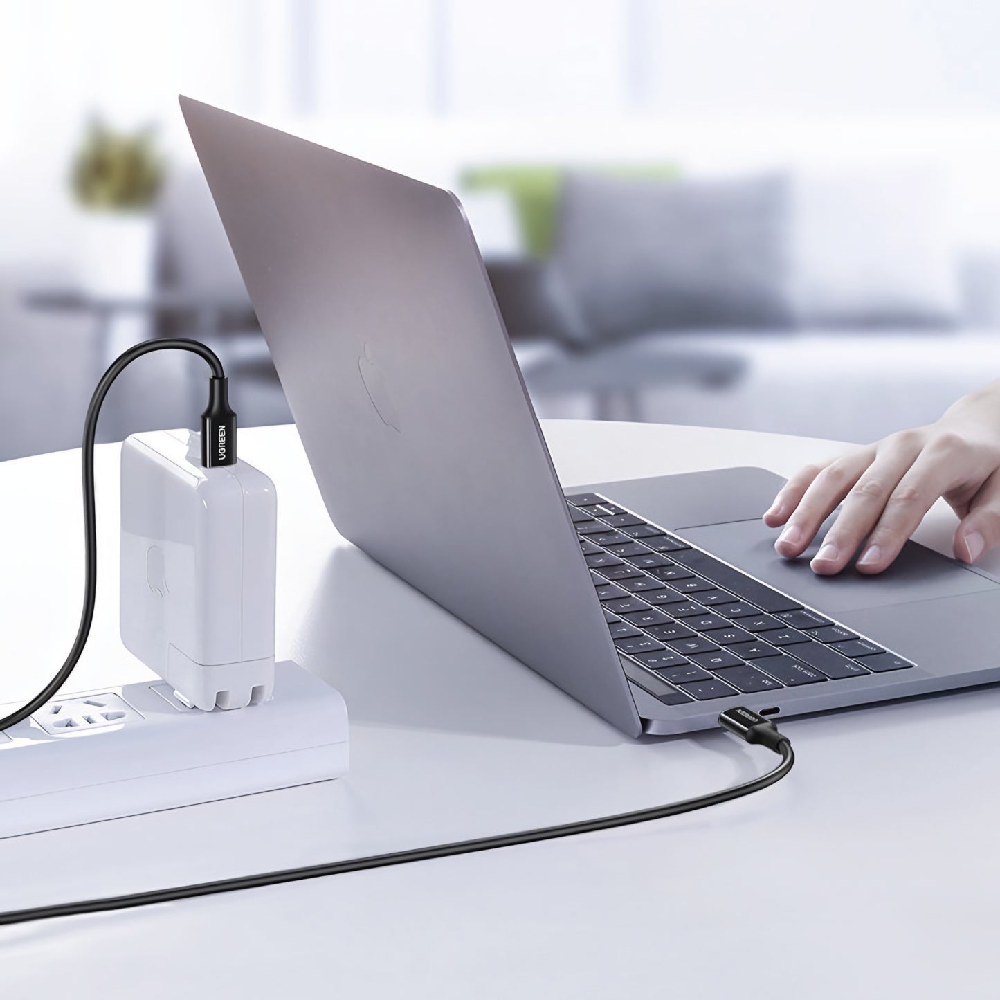 Kabel za podatke in polnjenje USB-C - USB-C UGREEN US300, 100W, 2m, Bel