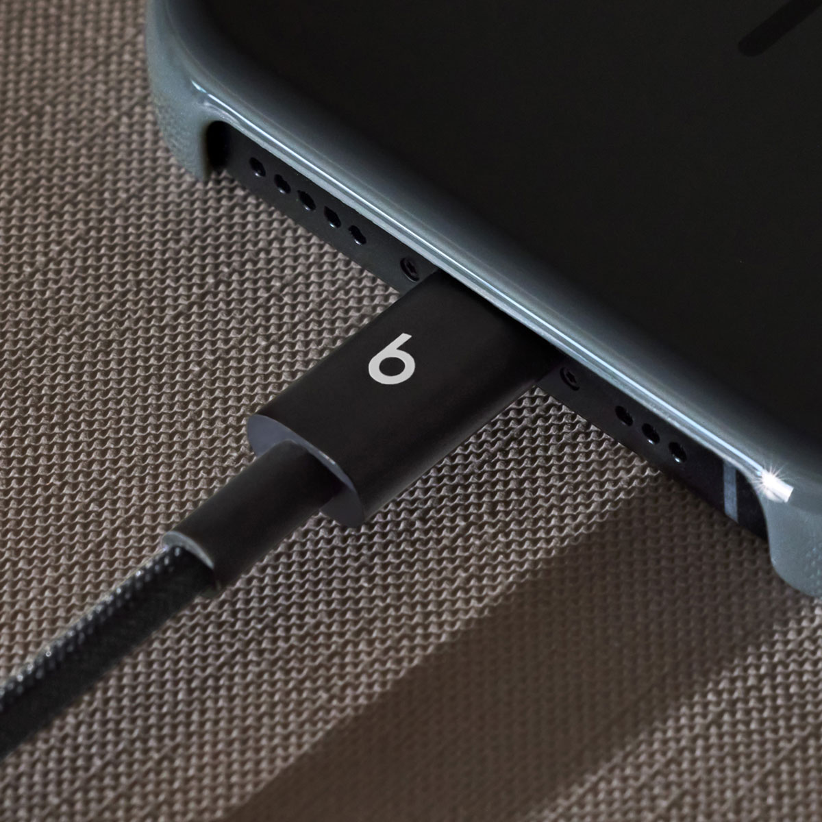 Kabel za podatke in polnjenje USB-C - USB-C Beats, 1.5m, črn MDGA4ZM/A