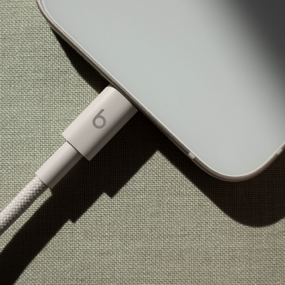 Kabel za podatke in polnjenje USB-C - Lightning Beats, 1,5 m, Bež MDGL4ZM/A