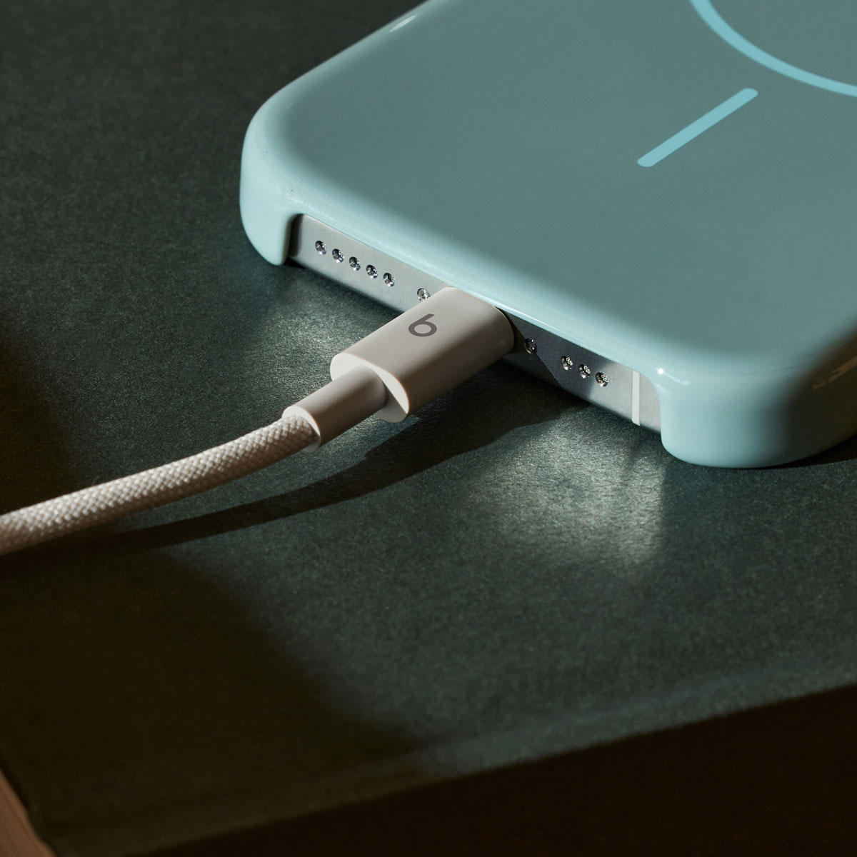 Kabel za podatke in polnjenje USB-C - USB-C Beats, 1.5m, Bež MDGD4ZM/A