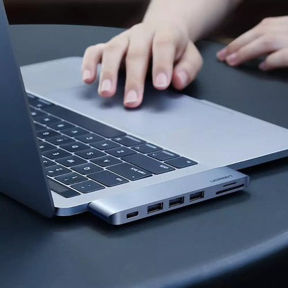 Hub USB-C UGREEN CM251 za Apple MacBook Pro / Air, 3 x USB-A 3.0 - 1 x USB-C - 1 x SD - 1 x microSD, Siv