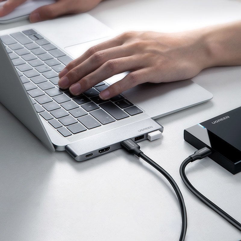 USB-C UGREEN razširitveni razdelilec za Apple MacBook Pro / Air serijo, 3 x USB-A 3.0 - 1 x USB-C - 1 x HDMI, Siva