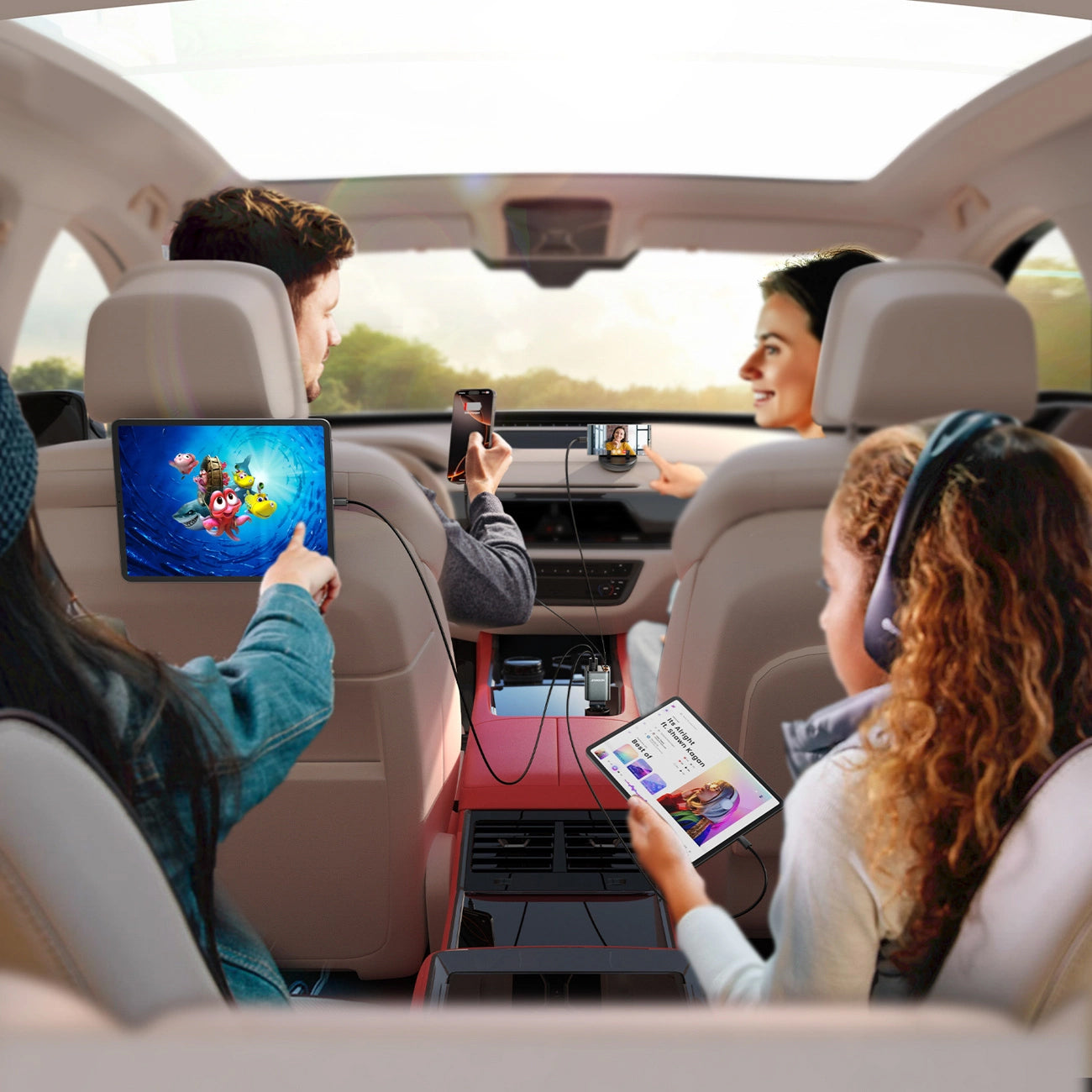 Avtomobilski polnilec z USB-C / Lightning kablom Joyroom JR-CCL05, 30W, 3A, 1 x USB-A - 1 x USB-C, siv