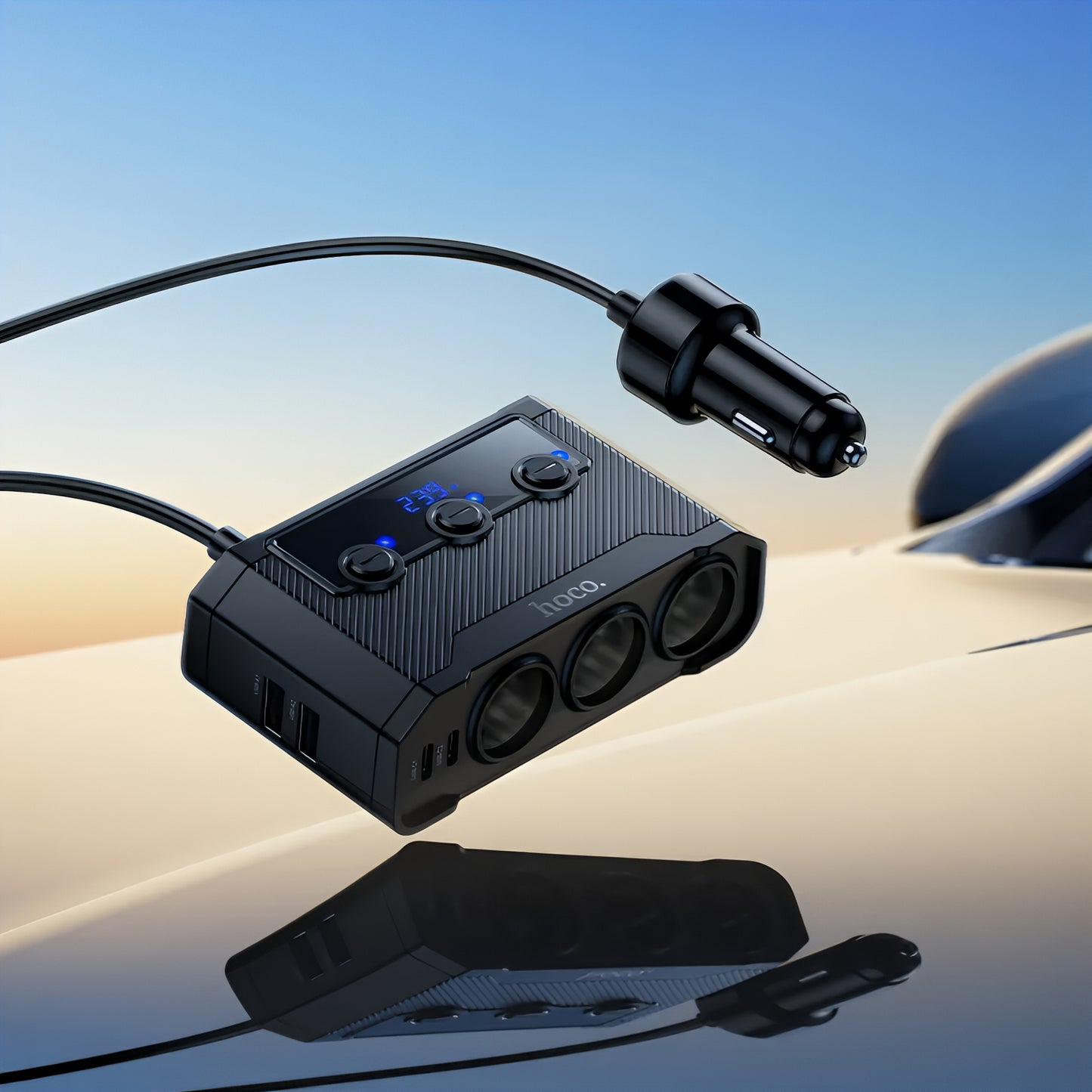 Avtomobilski polnilec HOCO Z64, 15.5W, 3.1A, 2 x USB-A - 2 x USB-C - 3 x Razširitev vžigalnika, Črn