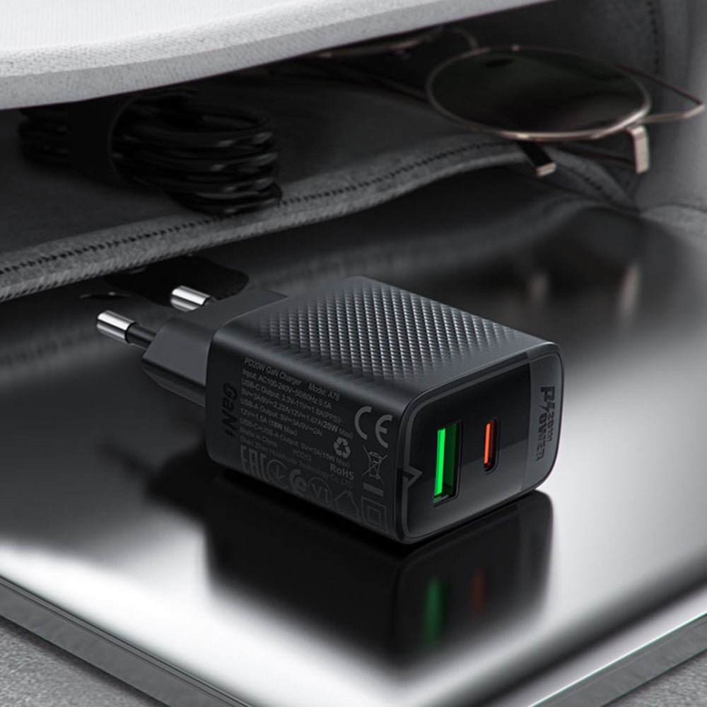 Polnilnik Acefast A78, 20W, 3A, 1 x USB-A - 1 x USB-C, črn