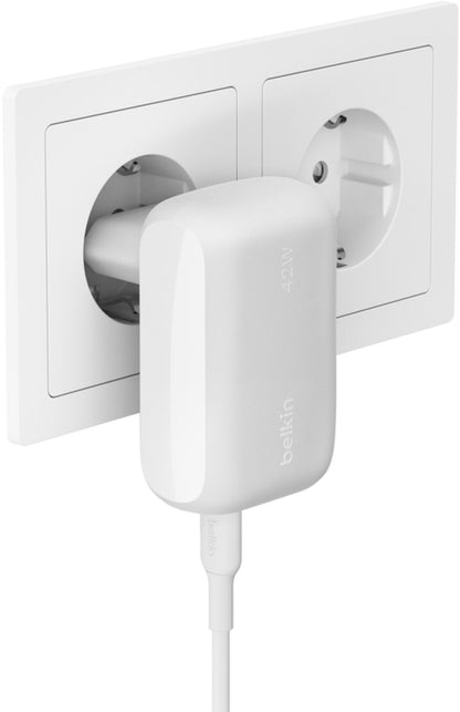 Omrežni polnilec Belkin BoostCharge Dual, 42W, 3A, 1 x USB-A - 1 x USB-C, bel WCB009vfWH