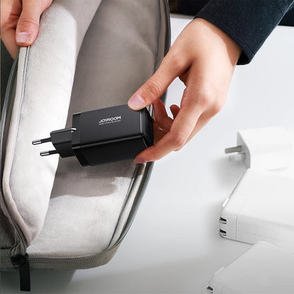 Polnilnik omrežja s kablom USB-C Joyroom TCG01, 65W, 3.25A, 1 x USB-A - 2 x USB-C, črn