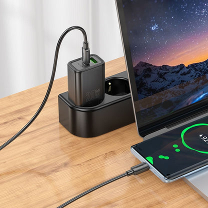 Polnilnik omrežja s kablom Lightning HOCO N61, 20W, 3A, 1 x USB-A - 1 x USB-C, črn