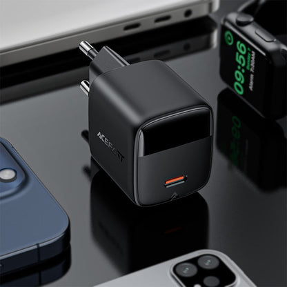 Polnilnik Acefast A115 z USB-C kablom, 30W, 3A, 1 x USB-C, črn