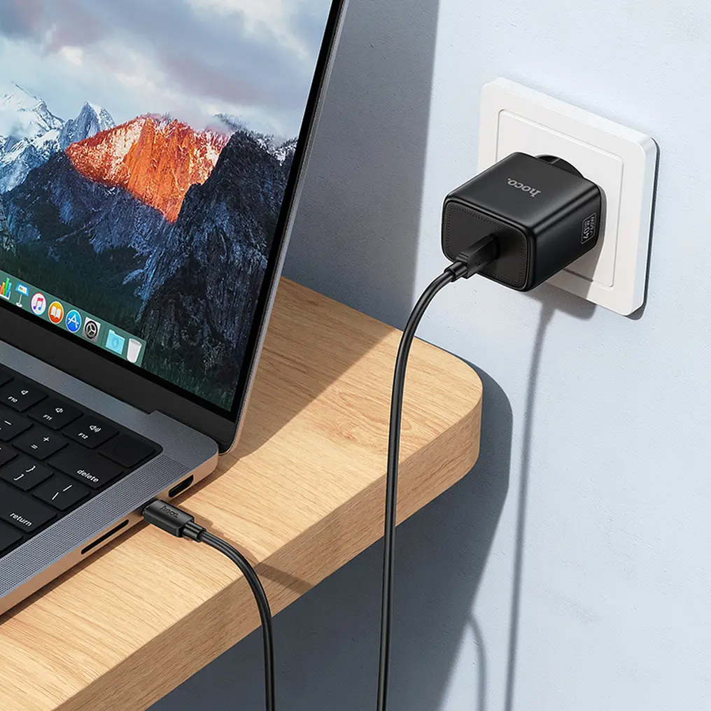 Omrežni polnilec HOCO N83, 40W, 3A, 1 x USB-C, Črn