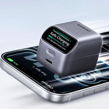 Omrežni polnilnik UGREEN Nexode Pro X740 (25419B) z zaslonom, 45 W, 3 A, 1 × USB-C, siv