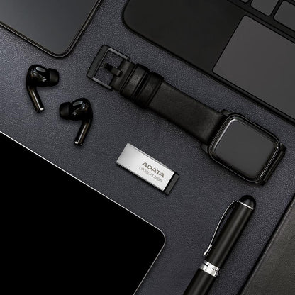 Zunanji pomnilnik USB-A 3.2 Adata UR350, 32 GB UR350-32G-RSR/BK